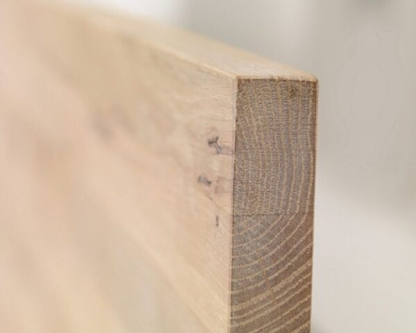 Houten plank met fineerlaag